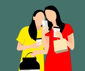 women-3452067_1920 two women standing together